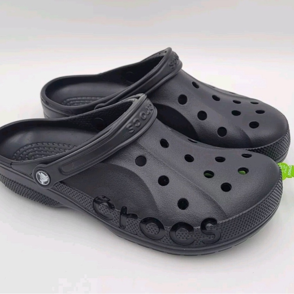Unisex black CROCS M(9) W(11)